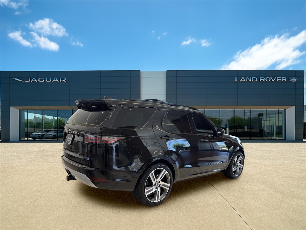 2025 Land Rover Discovery Metropolitan Edition photo 2