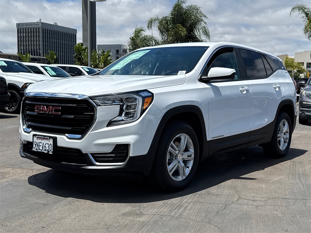 2024 Gmc Terrain SLE photo 2