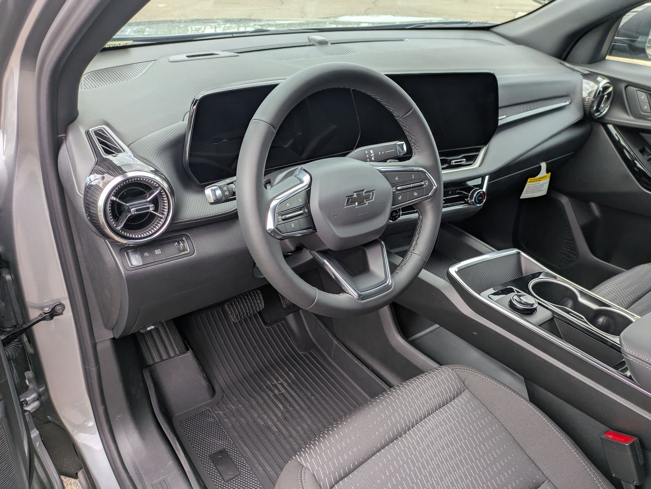 2026 Chevrolet Equinox LT photo 10