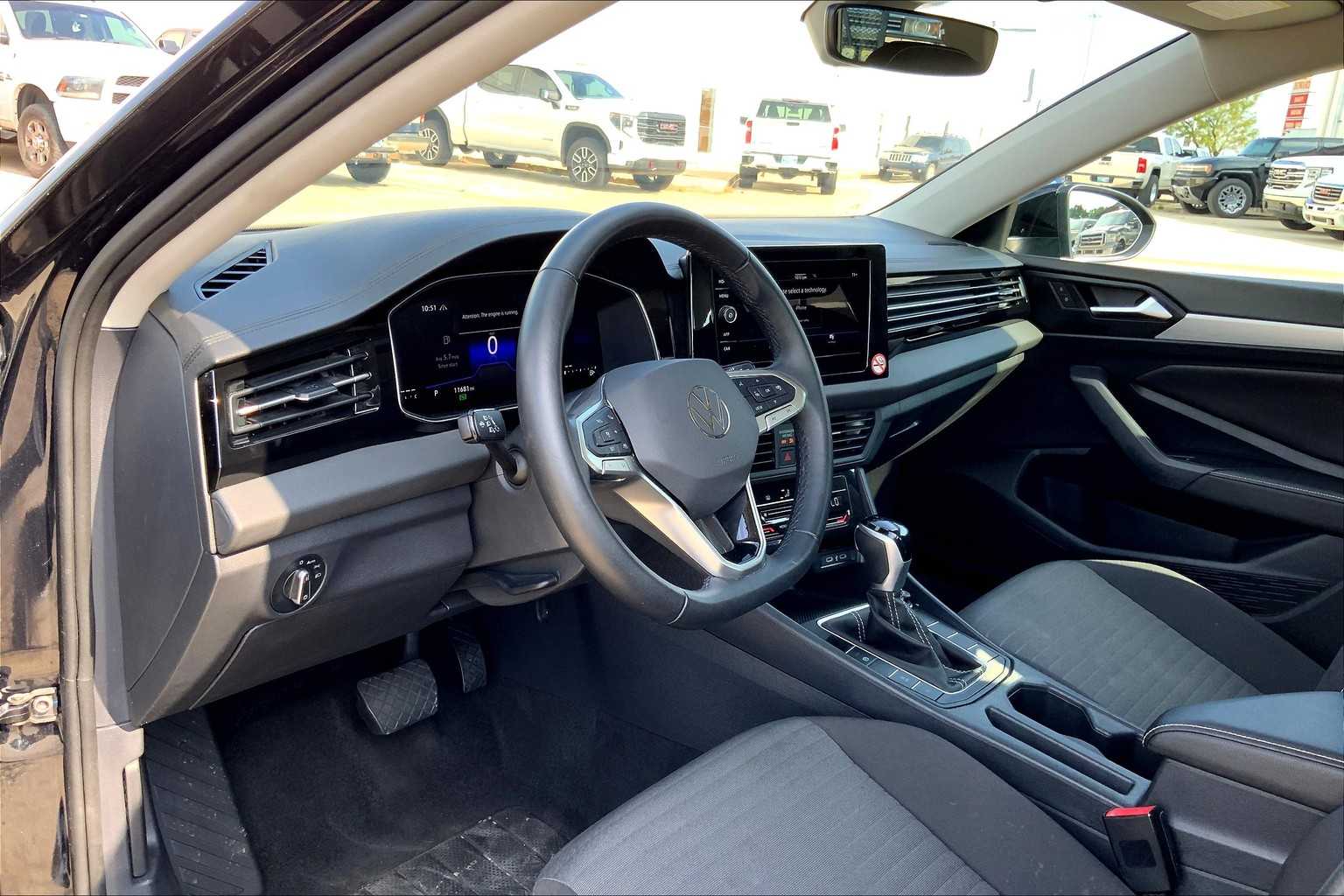 2025 Volkswagen Jetta S photo 14