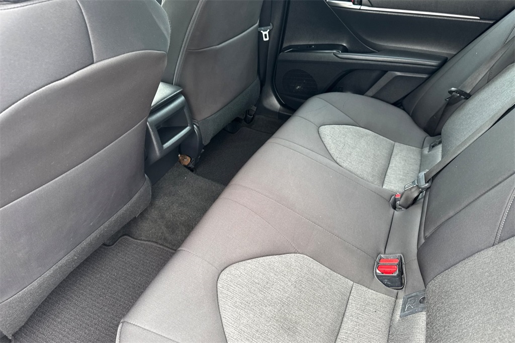 2019 Toyota Camry LE photo 11