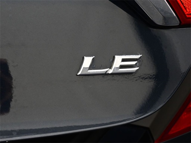2016 Toyota Camry LE photo 27