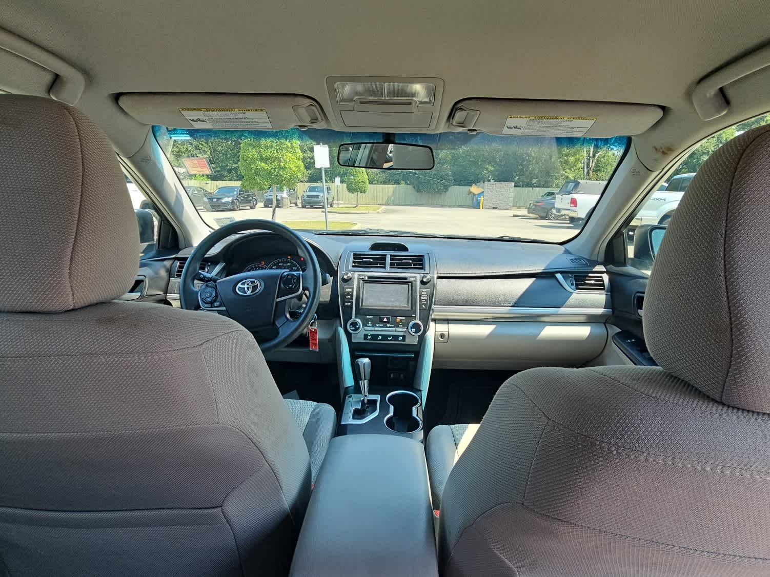 2014 Toyota Camry LE photo 12