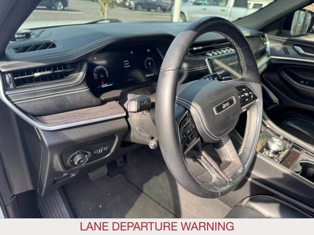 2022 Jeep Grand Cherokee Overland photo 12