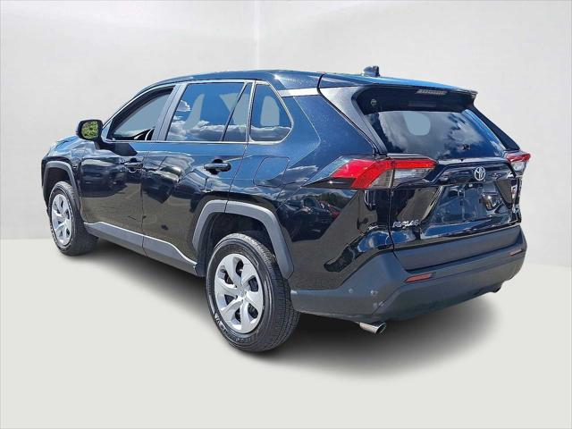 2024 Toyota RAV4 LE photo 8