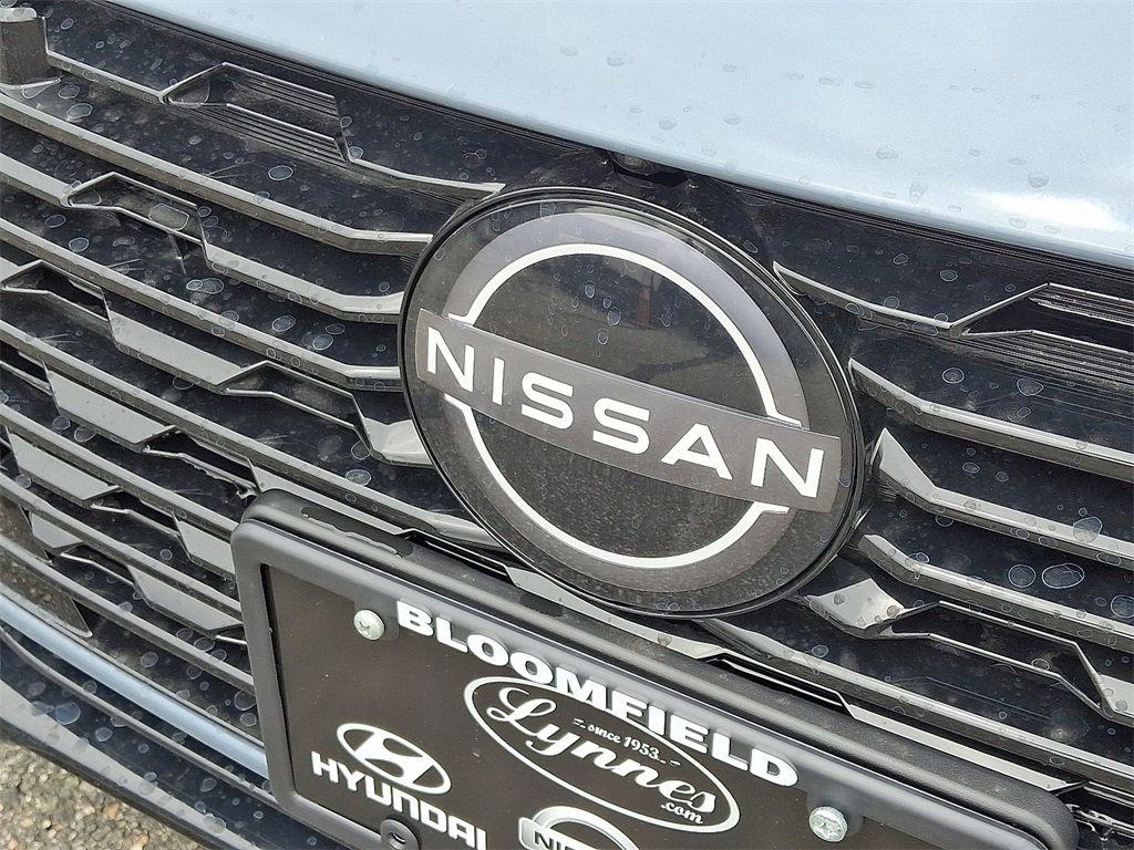 2025 Nissan Sentra SR photo 5