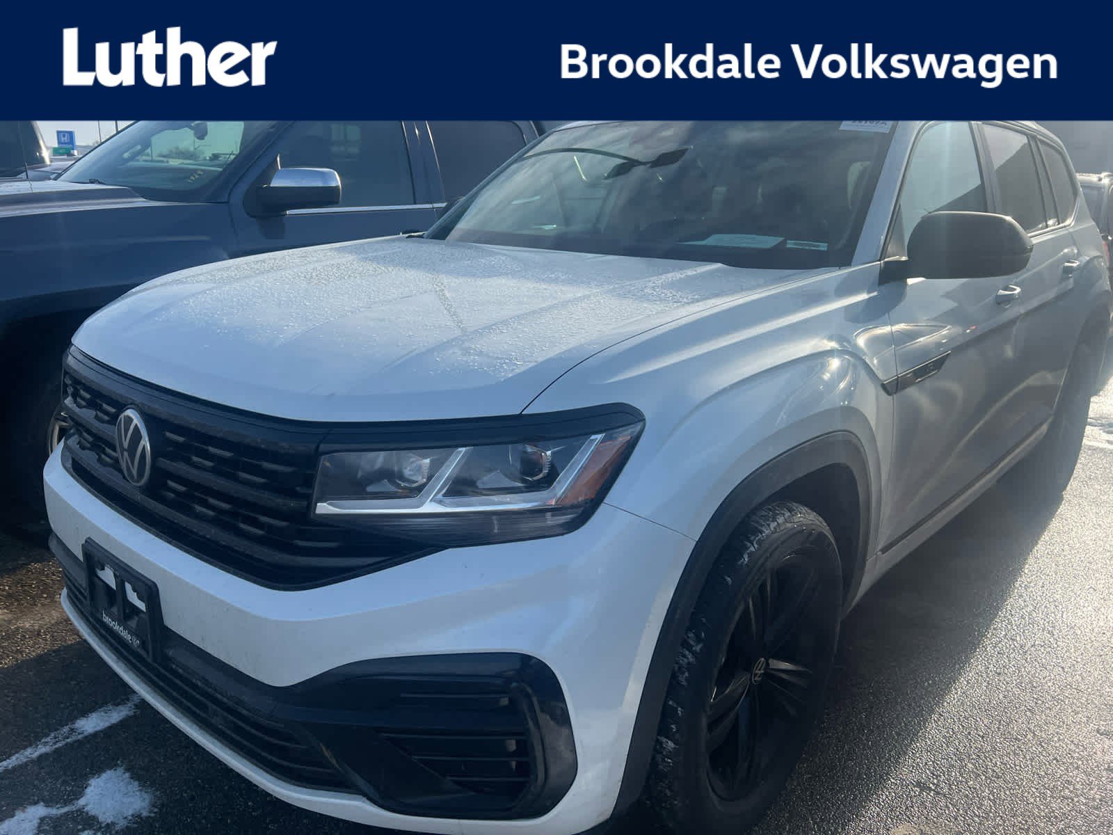 2022 Volkswagen Atlas SEL R-Line Black's photo