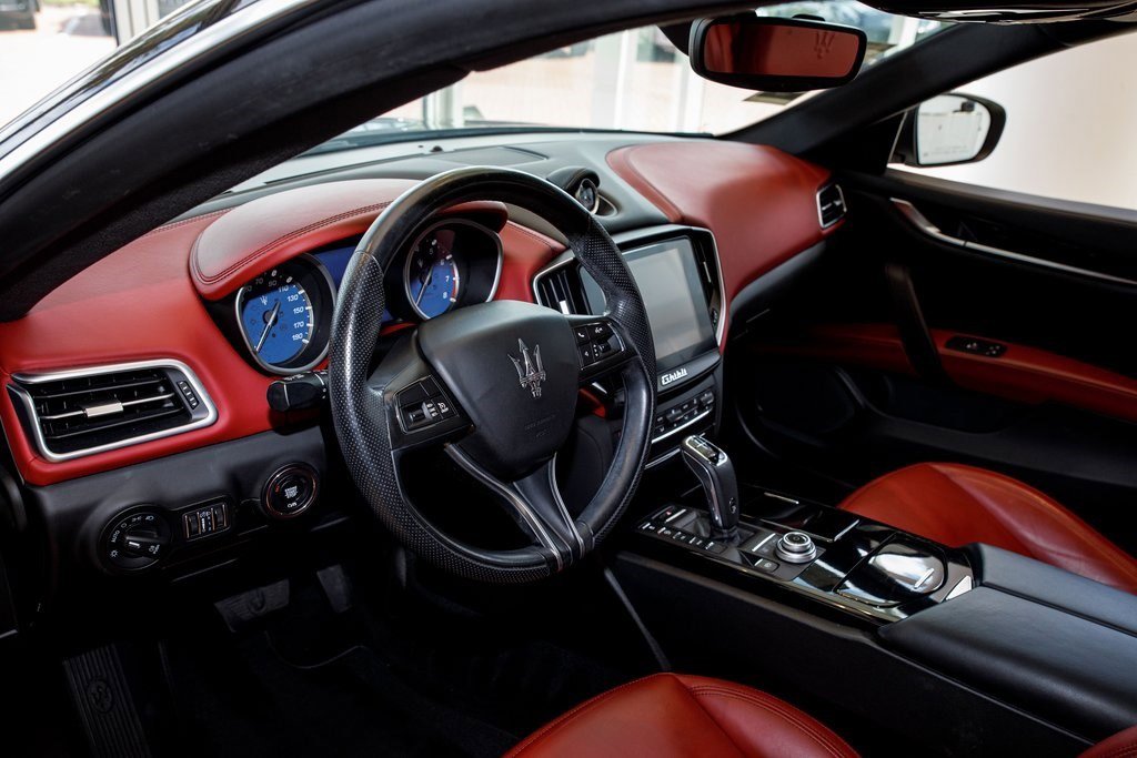 2020 Maserati Ghibli photo 10