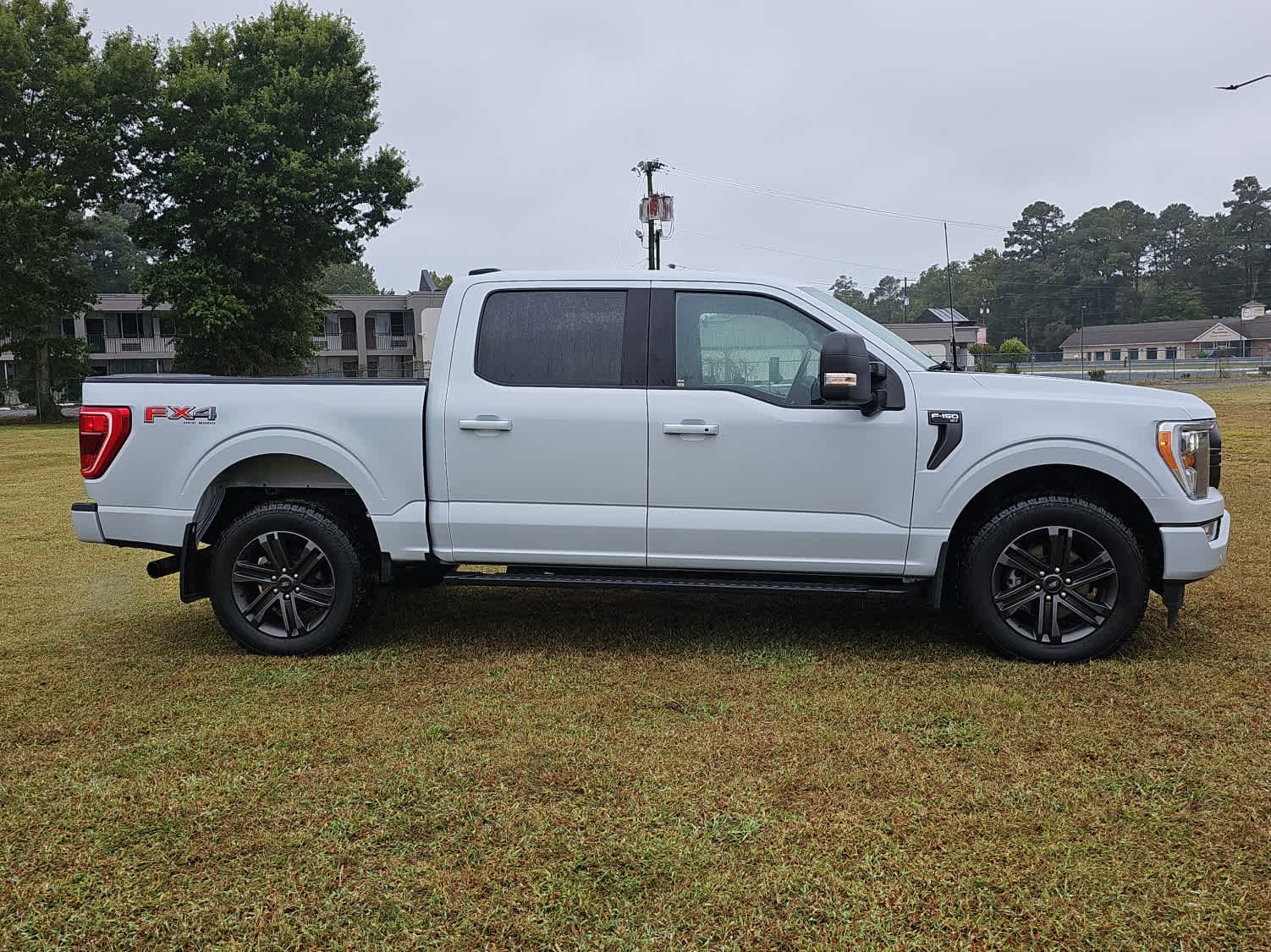 2022 Ford F-150 XLT photo 4