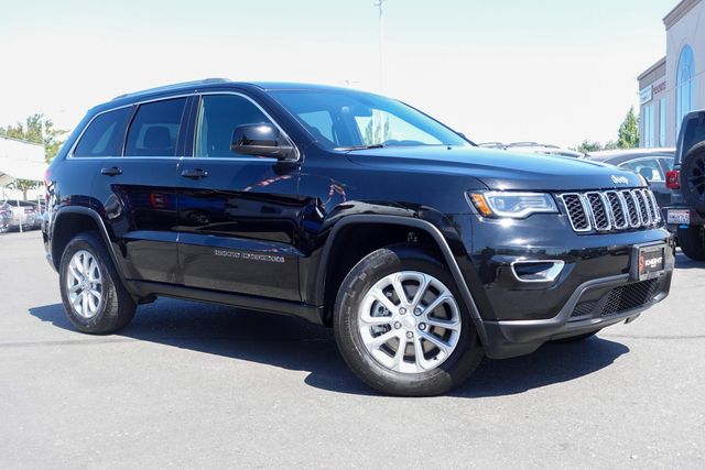 2021 Jeep Grand Cherokee Laredo E photo 2