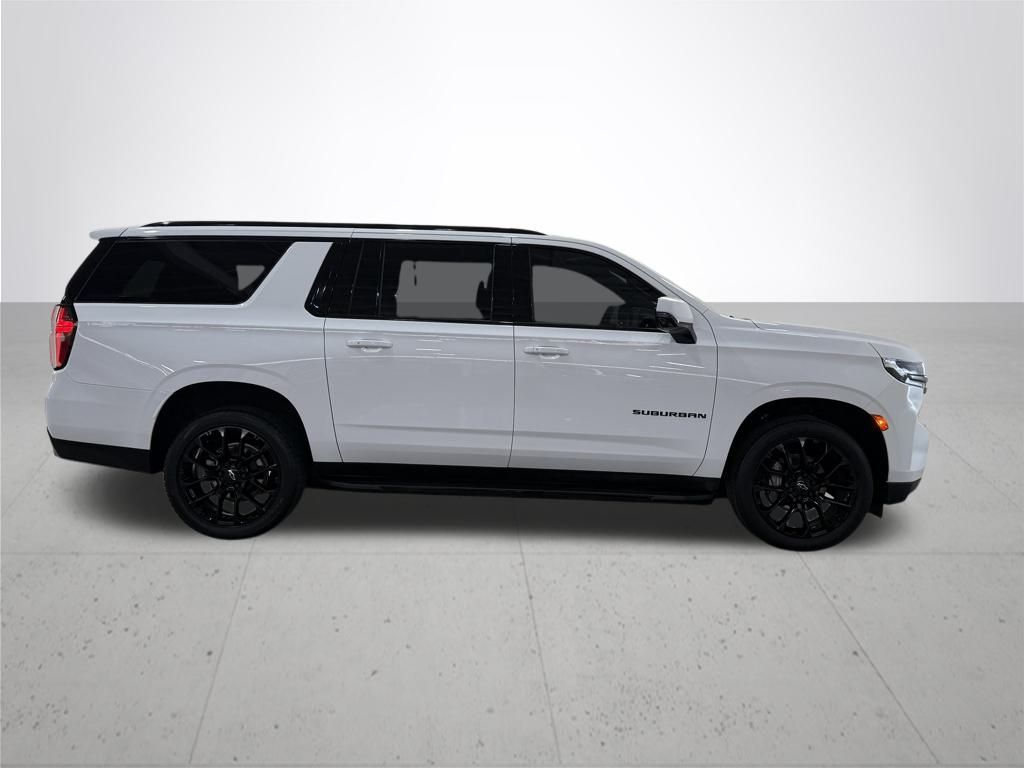 2022 Chevrolet Suburban RST photo 4