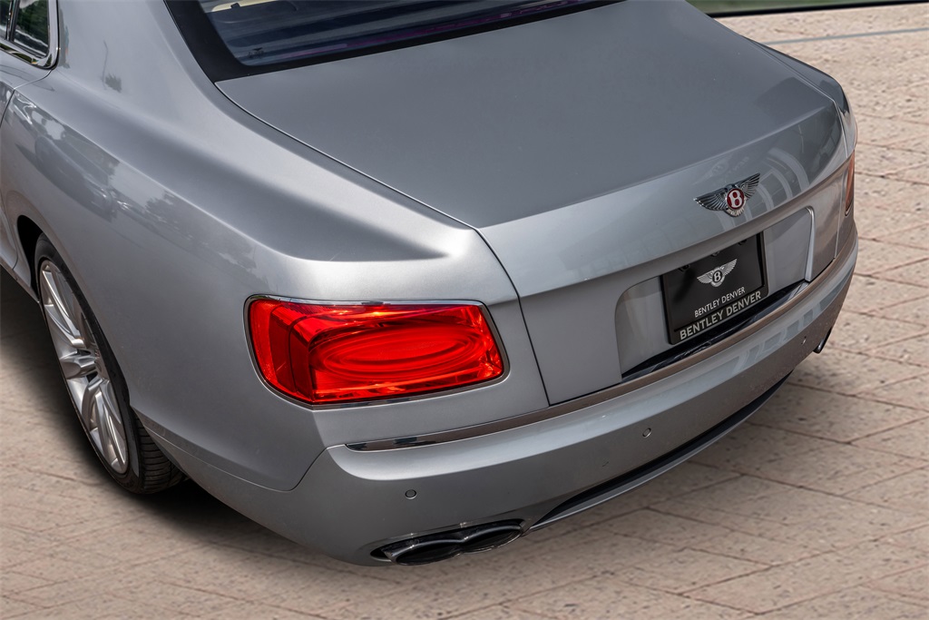 2018 Bentley Flying Spur V8 photo 16