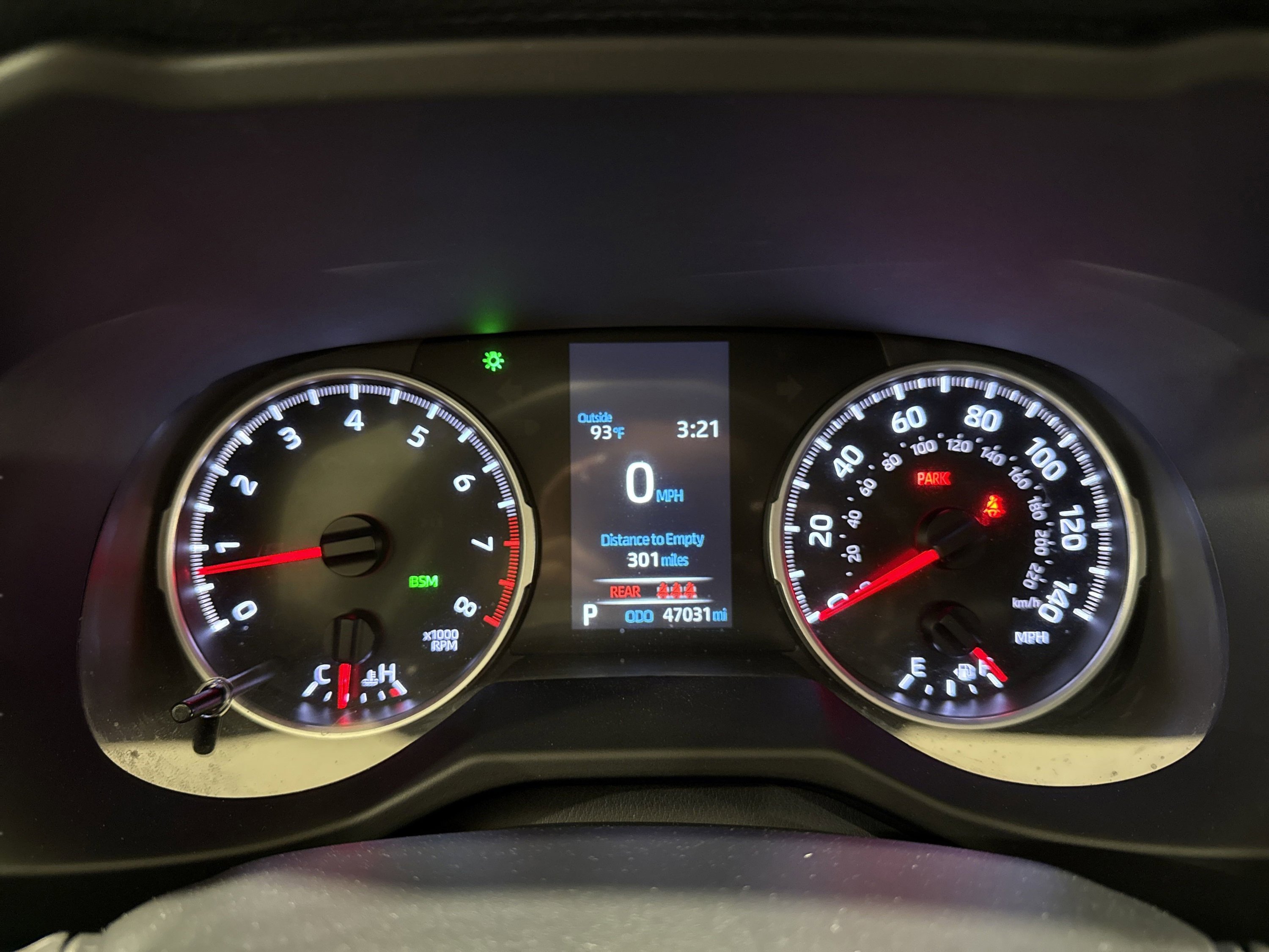 2022 Toyota RAV4 XLE photo 17
