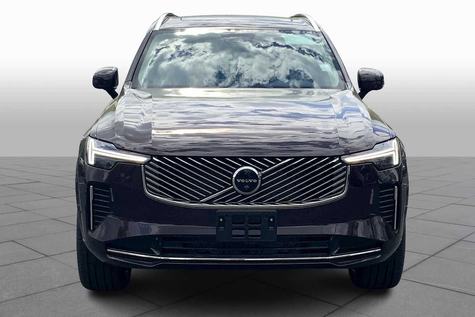 2025 Volvo XC90 Plus photo 2