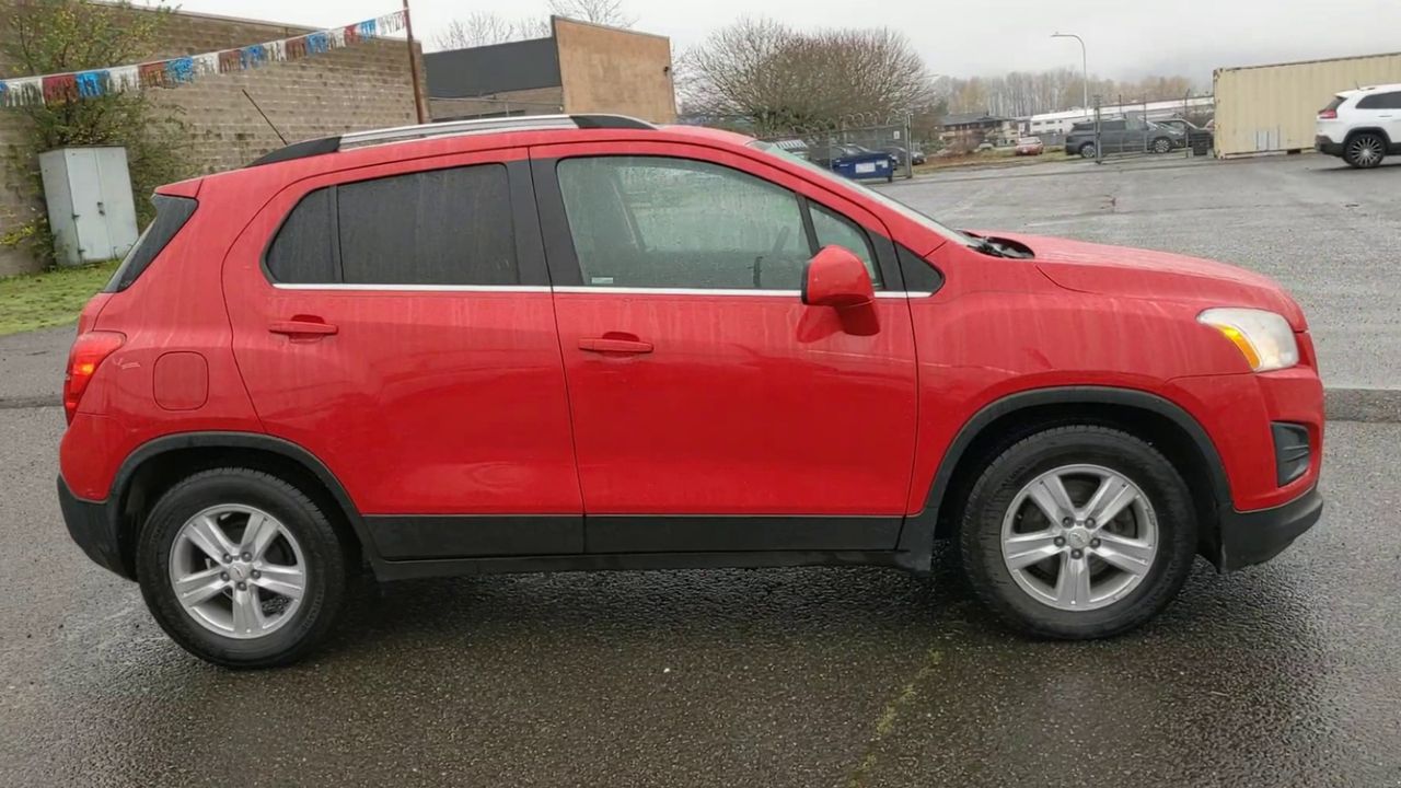 2015 Chevrolet Trax LT photo 2