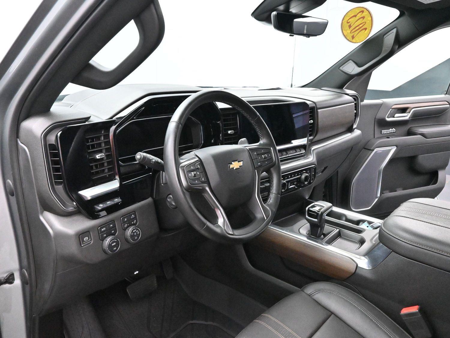 2023 Chevrolet Silverado 1500 High Country photo 14