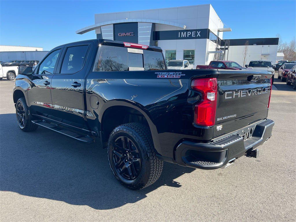 2024 Chevrolet Silverado 1500 LT Trail Boss photo 2