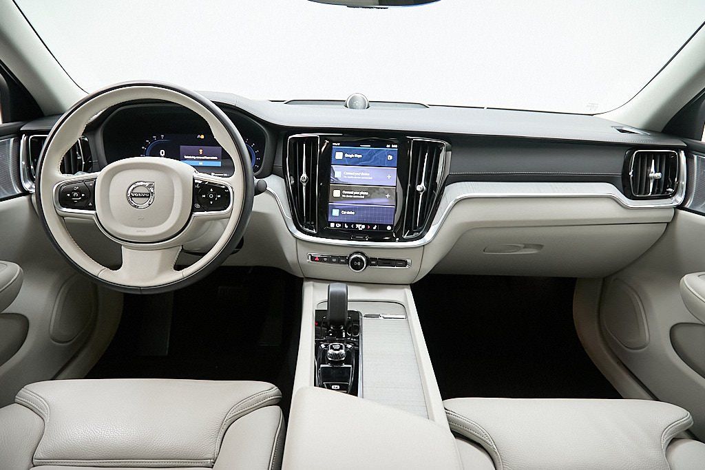 2024 VOLVO S60 - Image 23