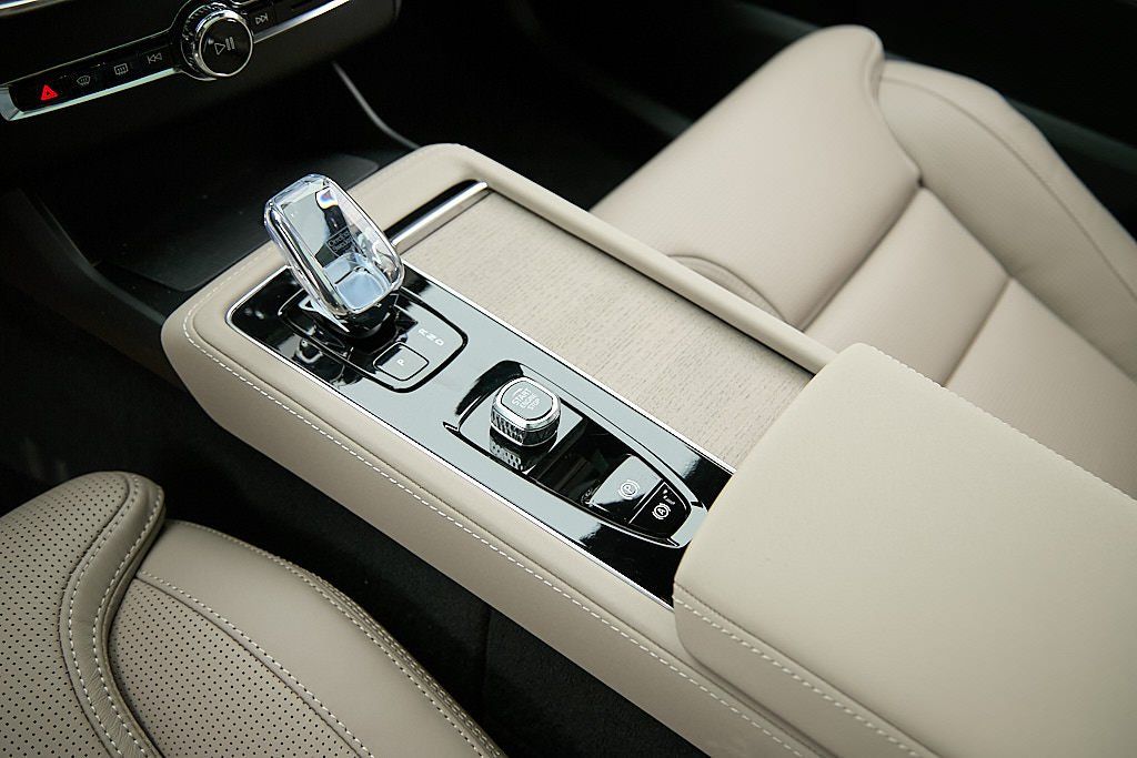 2026 VOLVO XC90 - Image 16