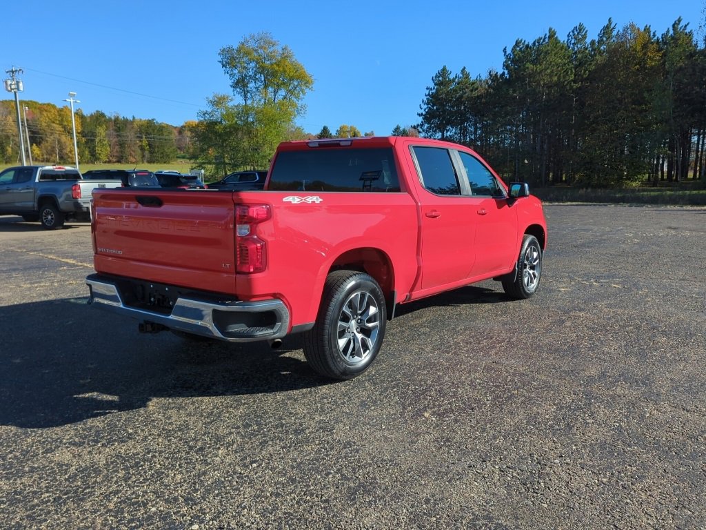2024 Chevrolet Silverado 1500 LT photo 4