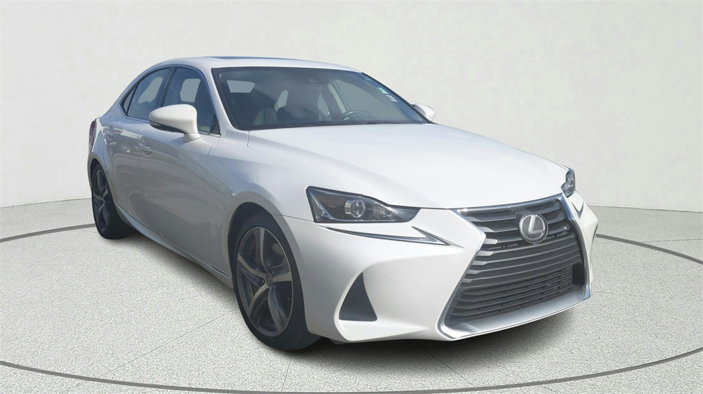 2017 Lexus IS 300's photo