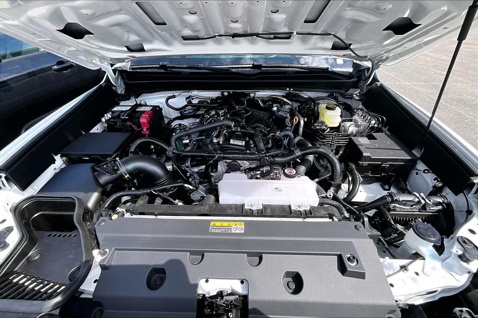 2025 Toyota Tacoma SR5 4x4 Double Cab photo 14