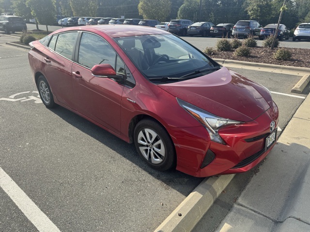 2016 Toyota Prius Four photo 3