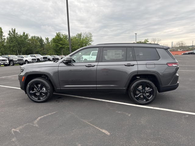 2025 Jeep Grand Cherokee Limited photo 4