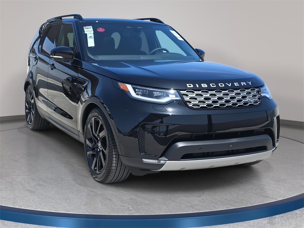 2025 Land Rover Discovery S photo 3