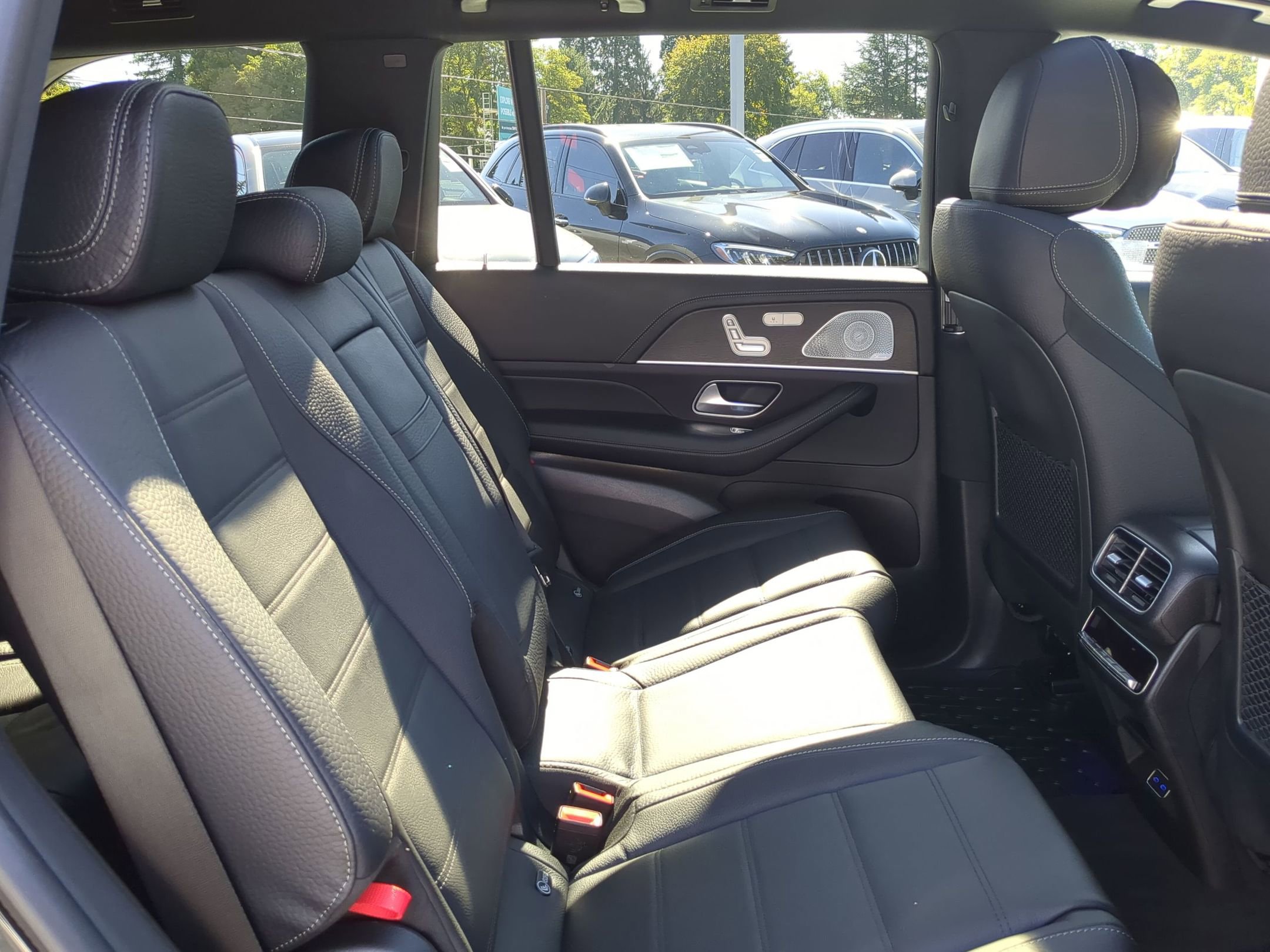 2026 Mercedes Benz GLS 580 4MATIC photo 11