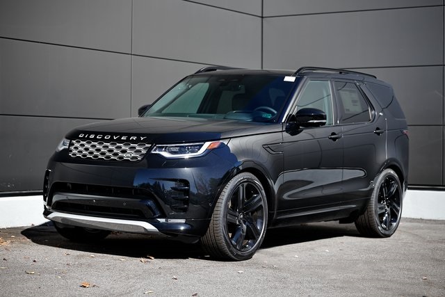 2025 Land Rover Discovery Metropolitan Edition's photo