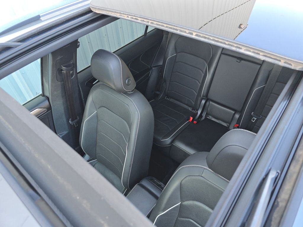 2022 Volkswagen Tiguan SEL Premium R-Line photo 21