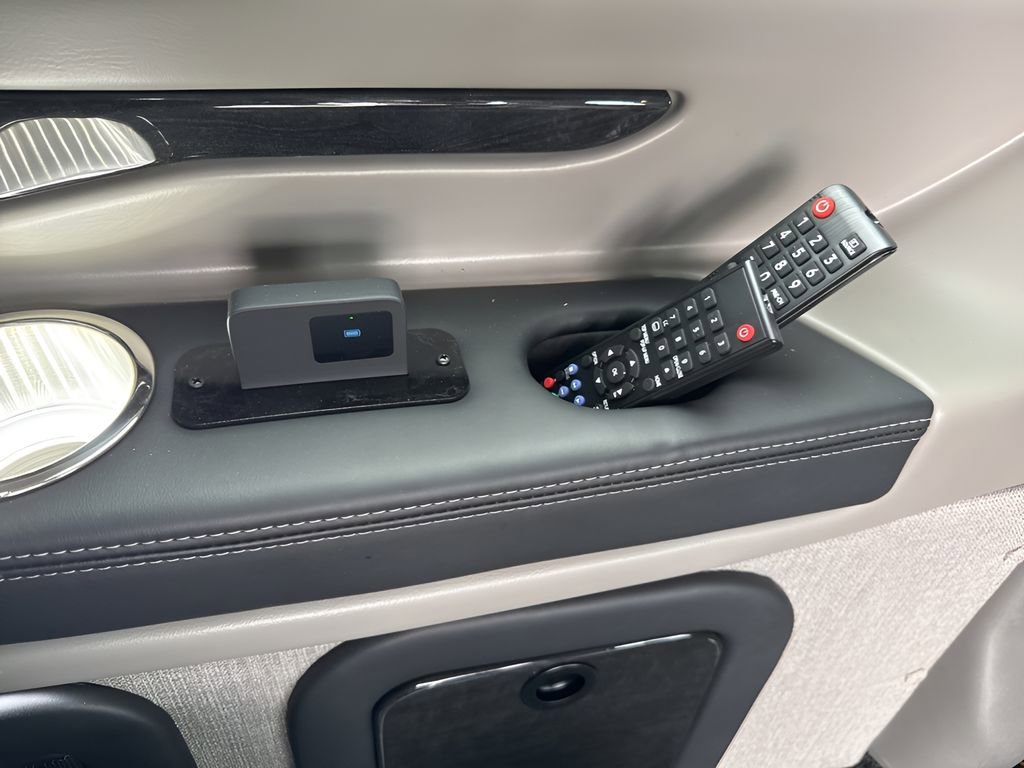 2025 Gmc Savana Cargo 2500 photo 23