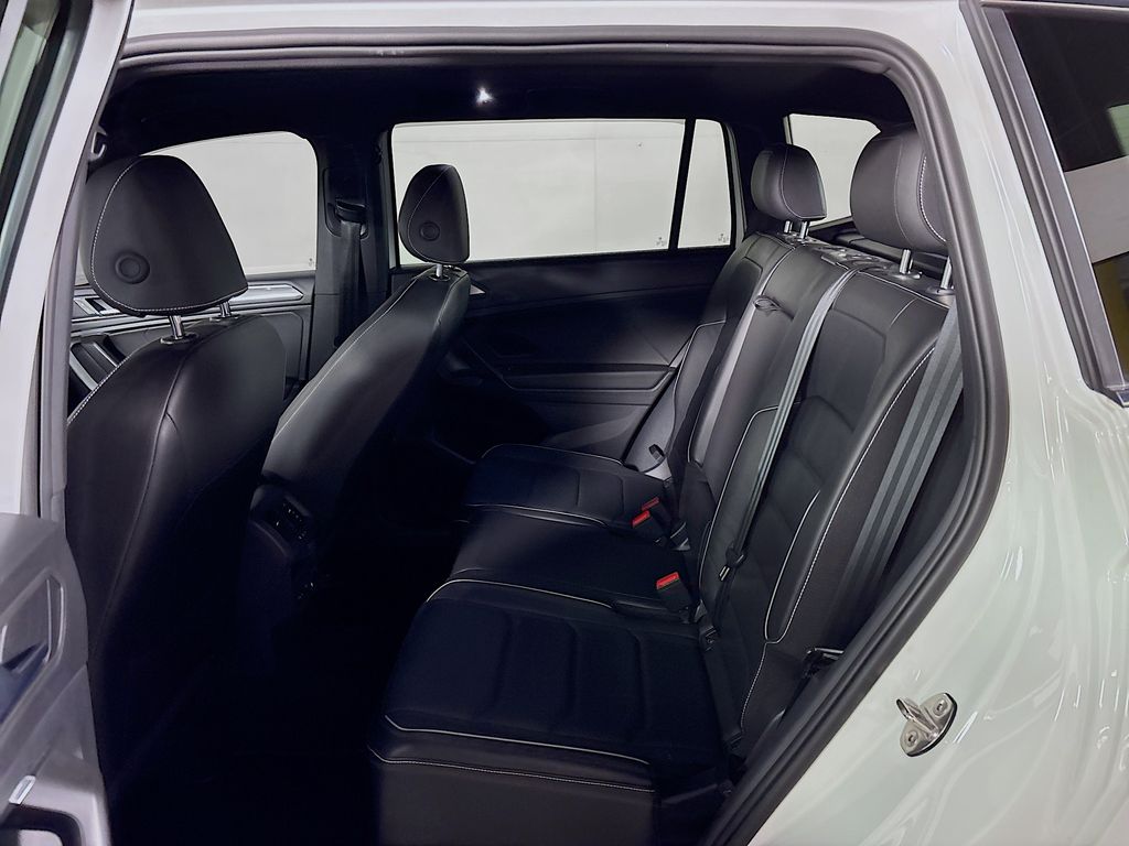2021 Volkswagen Tiguan SEL Premium R-Line photo 19