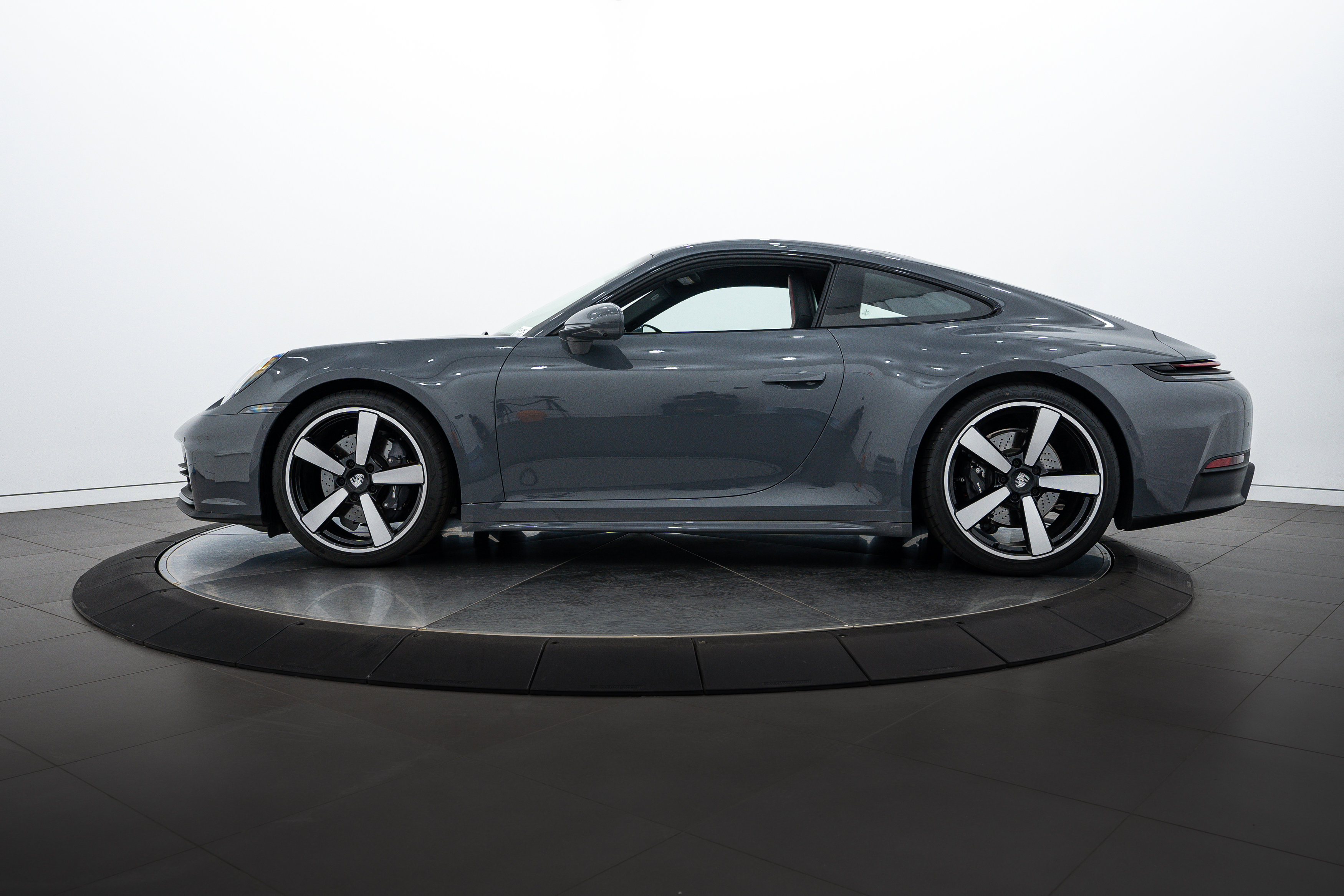 2025 Porsche 911 Coupe photo 2