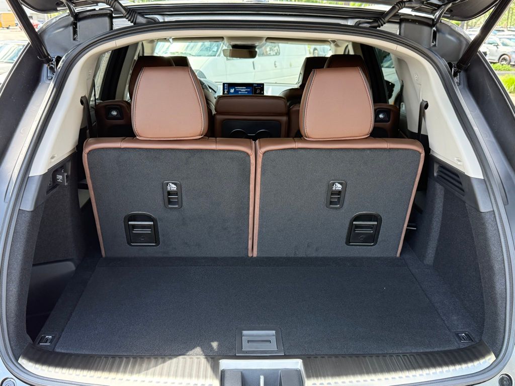 2026 Acura MDX SH-AWD Advance photo 15
