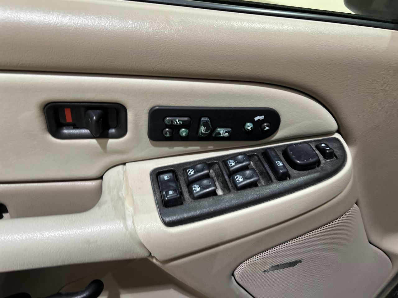 2003 Chevrolet Suburban Z71 photo 51