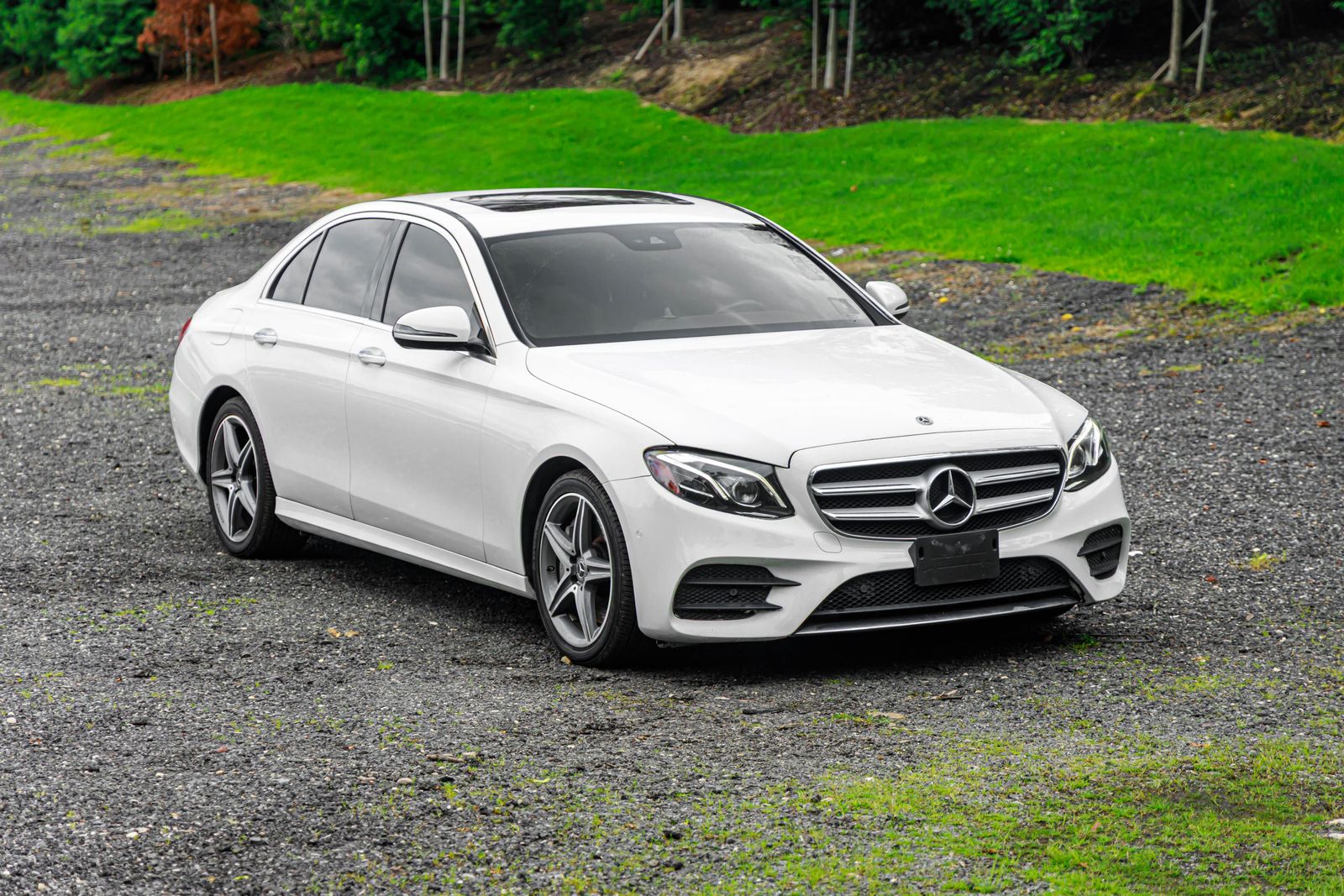2018 Mercedes Benz E 300 photo 12