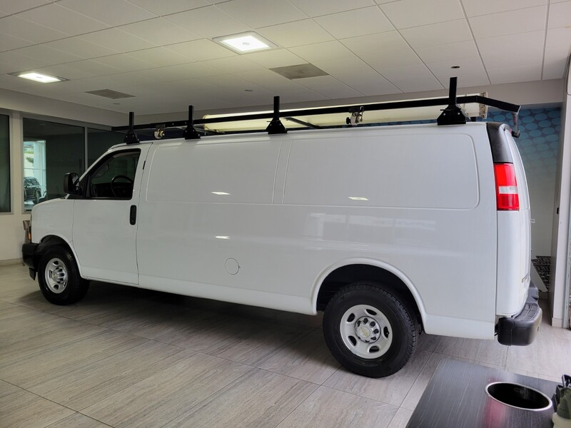 2021 Chevrolet Express 3500 photo 3