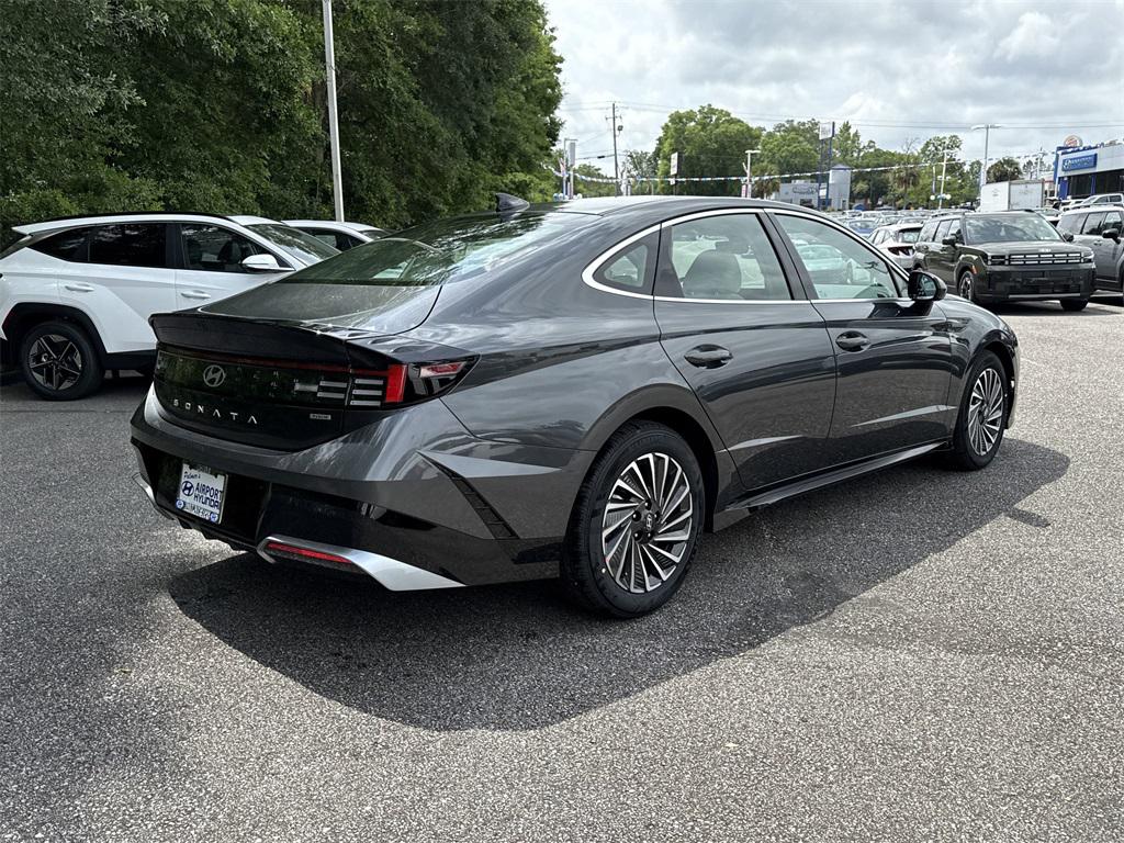 2025 Hyundai Sonata Hybrid SEL photo 3