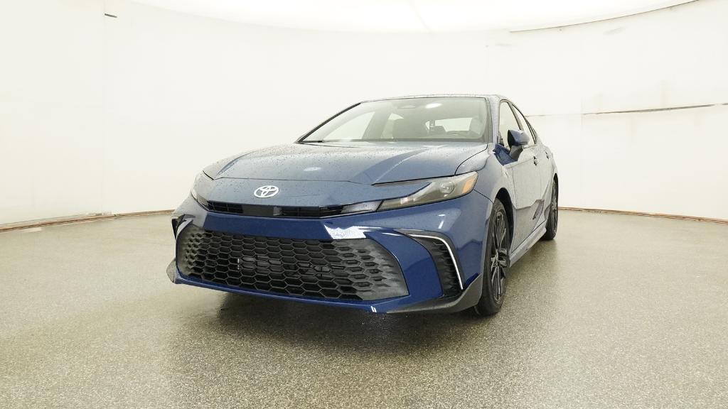 2025 Toyota Camry SE photo 4