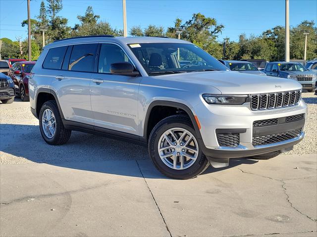 2025 Jeep Grand Cherokee L Laredo's photo