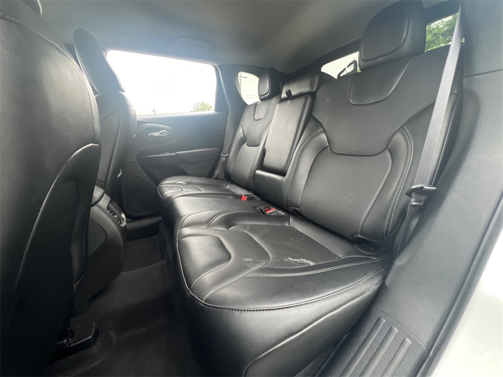 2023 Jeep Cherokee Altitude photo 31