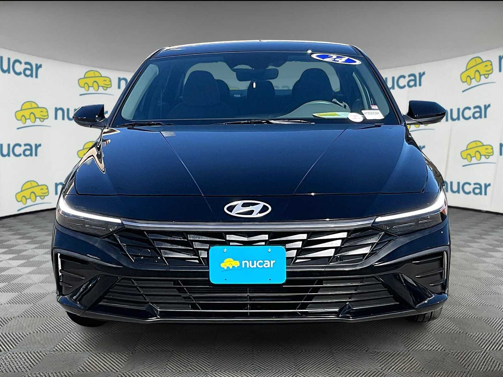 2024 Hyundai Elantra SEL photo 2