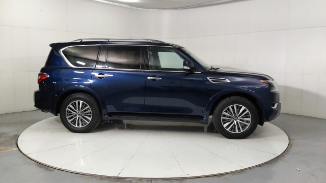 Used 2023  Nissan SL image 6