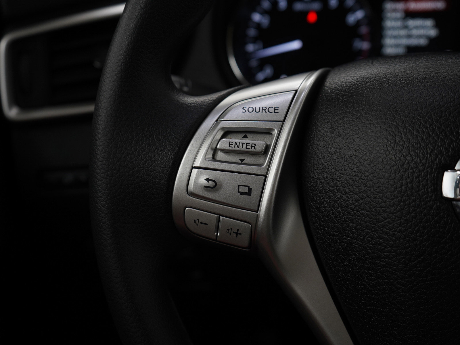2016 Nissan Rogue SV photo 22
