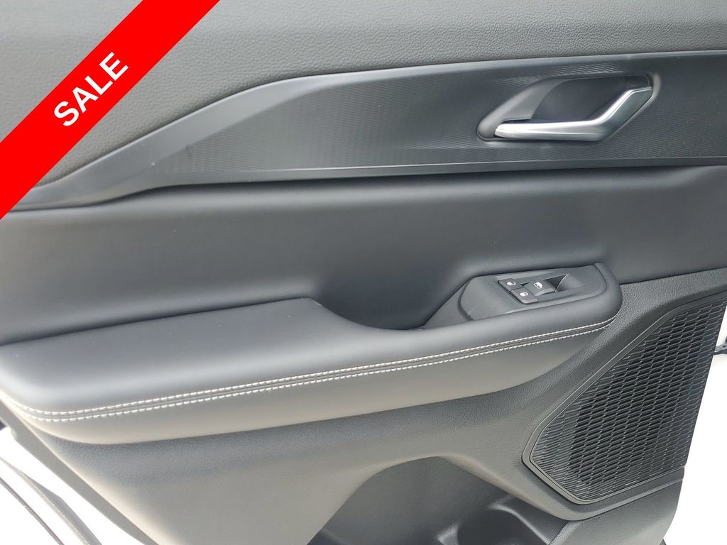 2025 Jeep Grand Cherokee Laredo Altitude photo 38