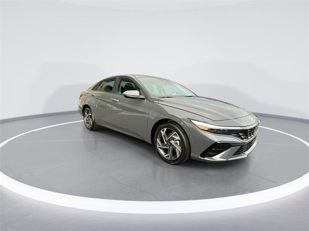 2025 Hyundai Elantra SEL Convenience photo 2
