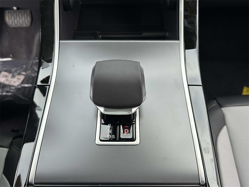 2026 Land Rover Range Rover Velar S photo 4