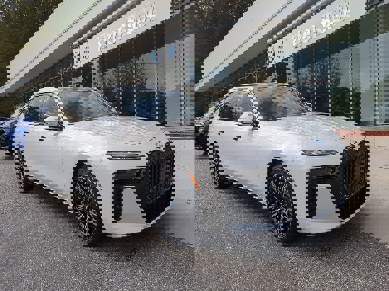 2025 BMW 7 Series 740i's photo